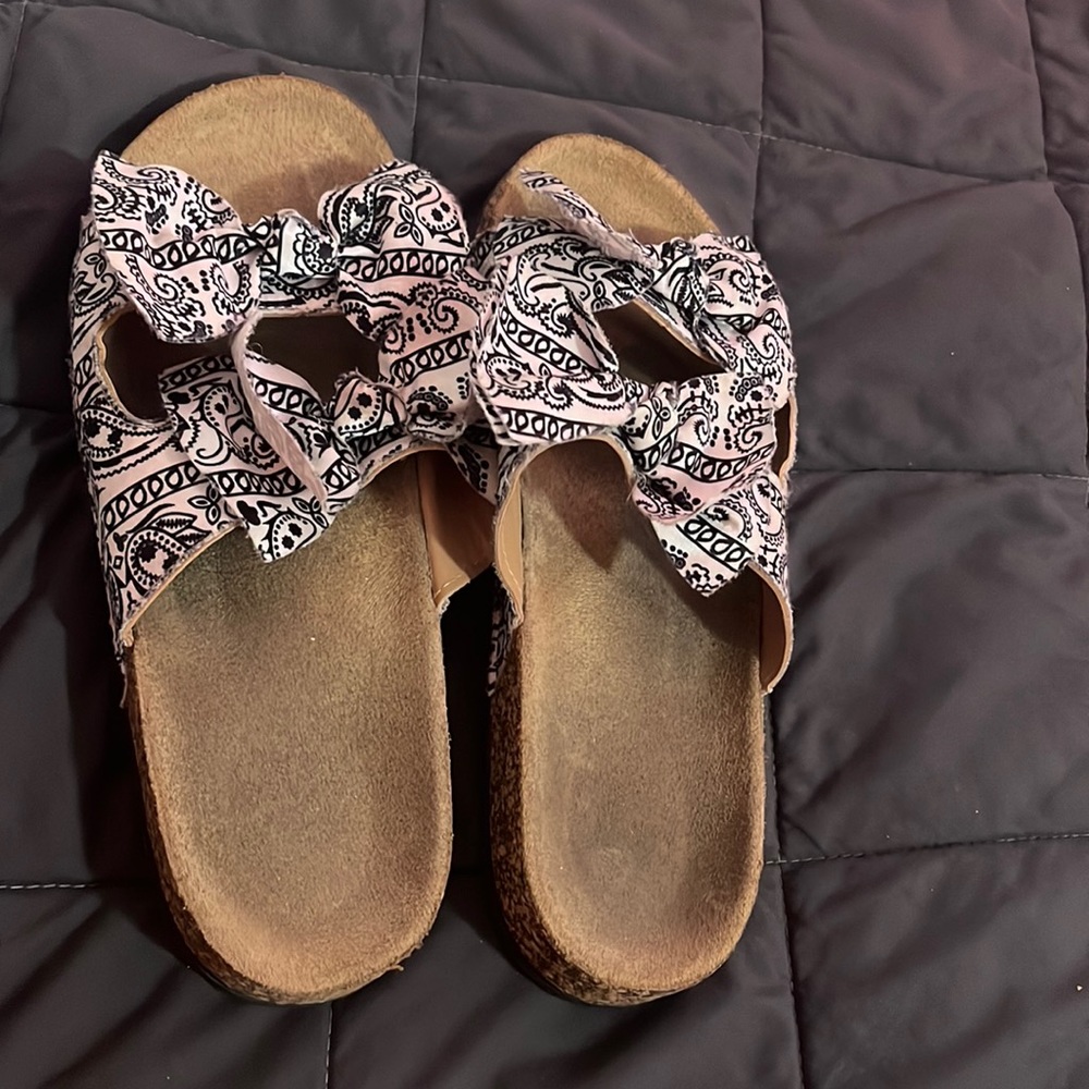 Women’s sandals